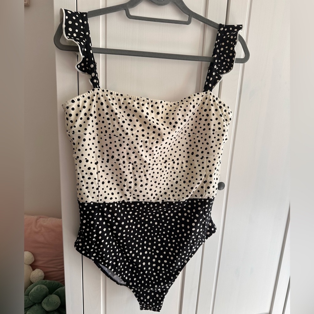 The Ruffle Oasis Summersalt One Piece Swimsuit (On The Dot)